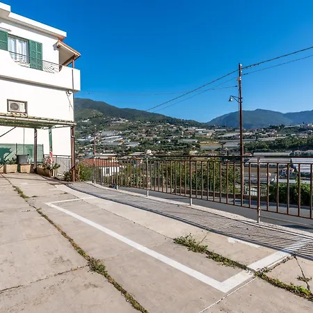 Graziosa Residenza In Collina Διαμέρισμα Σαν Ρέμο